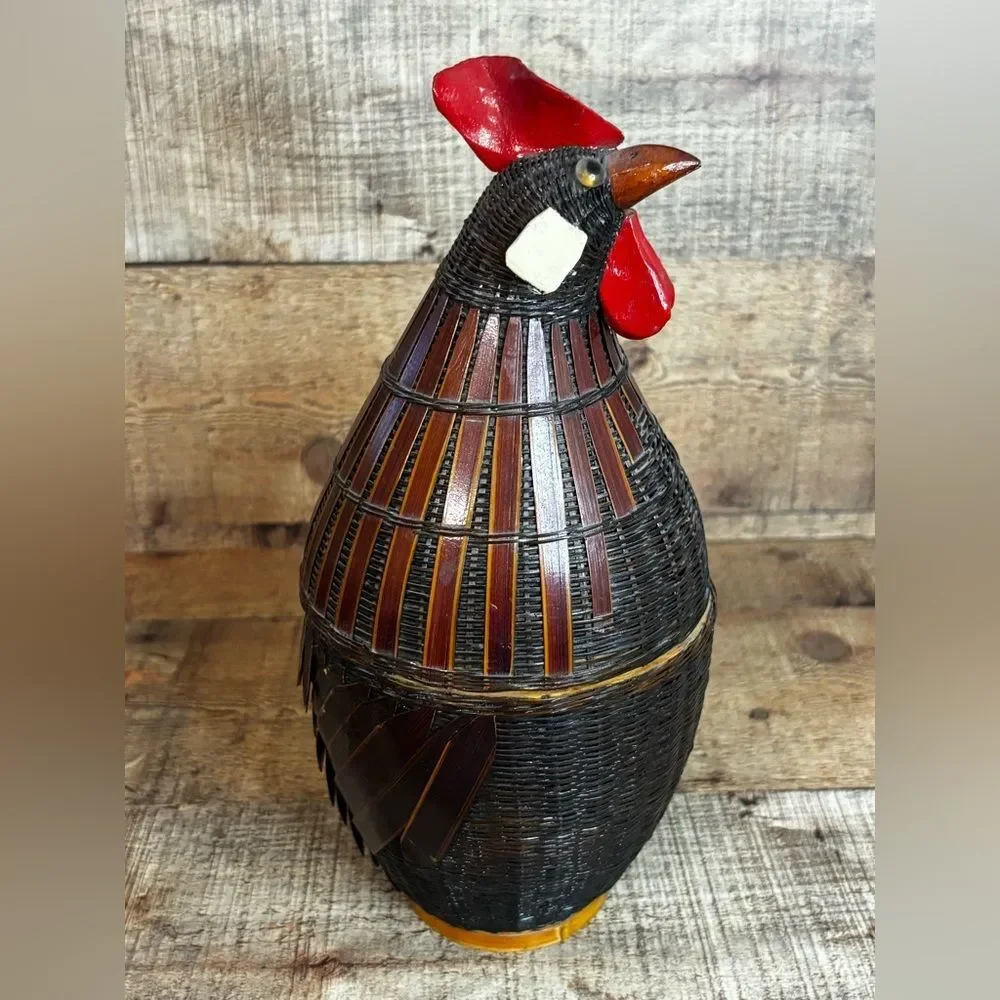 RARE Vtg Shanghi China Wicker Rooster/Chicken Basket w/lid Country Cottage core*